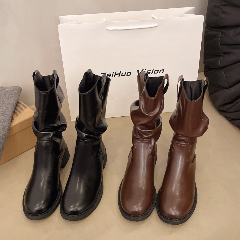 Botines de tacón ancho sueltos - Street Fashion Winter 2025 reseña y precio