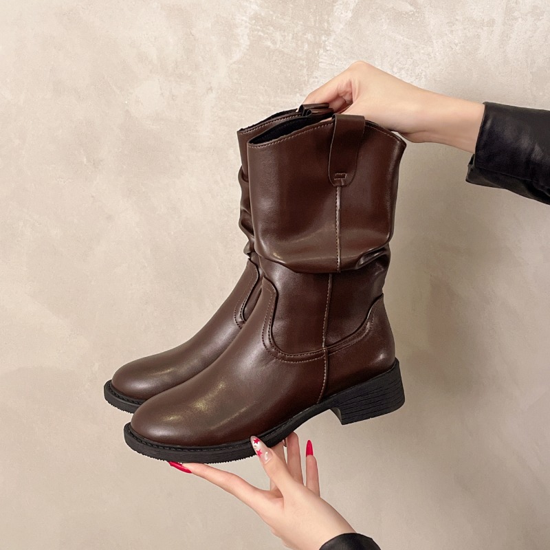 Botines de tacón ancho sueltos - Street Fashion Winter 2025 reseña y precio